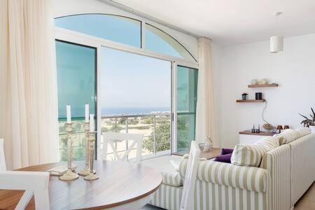 Joya Cyprus Mermaid Penthouse Apartment Agios Amvrosios  ภายนอก รูปภาพ