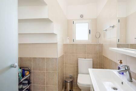 Joya Cyprus Mermaid Penthouse Apartment Agios Amvrosios  ภายนอก รูปภาพ